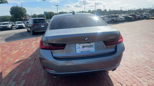 Used 2023 BMW 330i Sedan w/ Premium Package RWD image 9