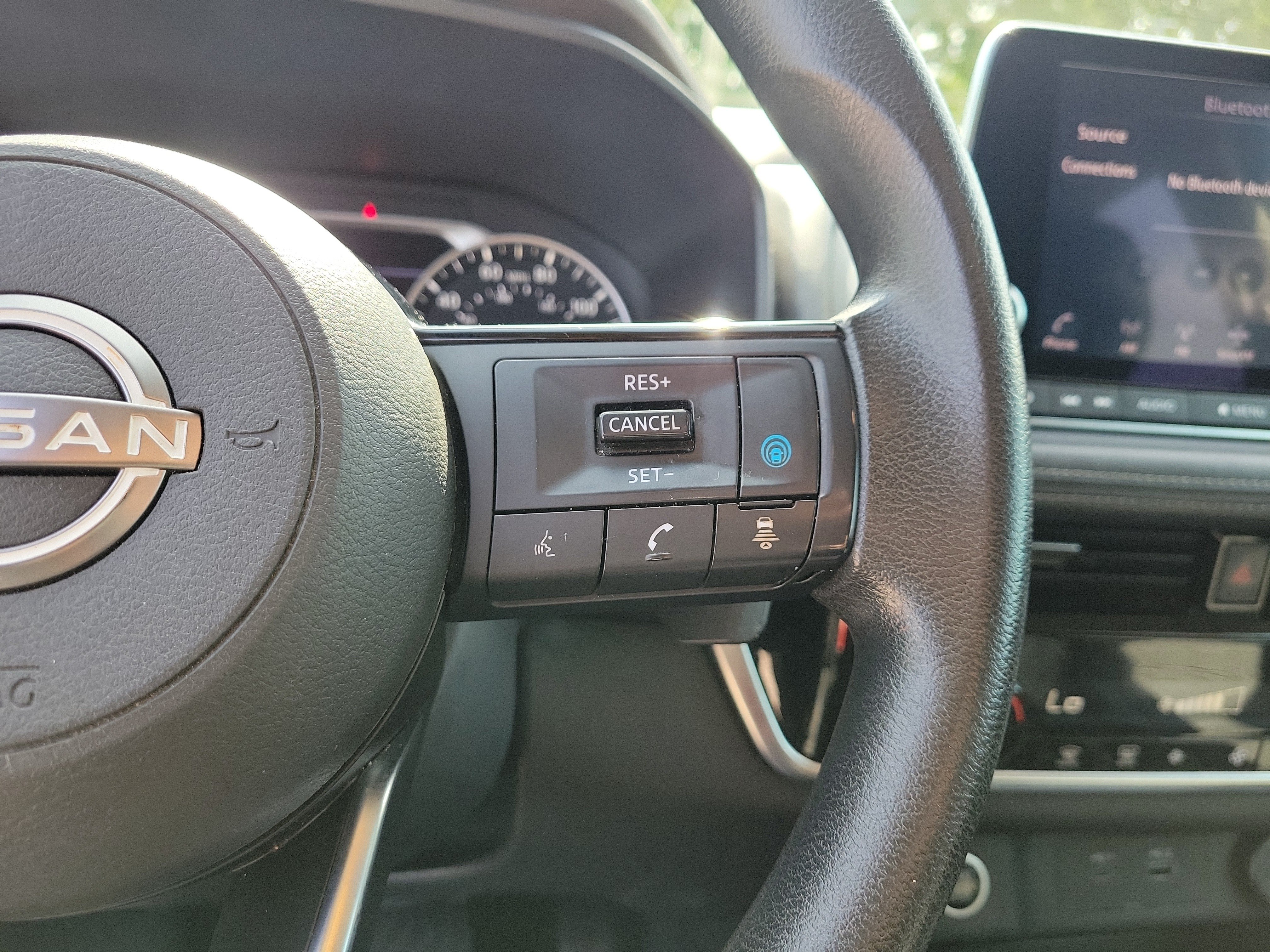 Certified 2022 Nissan Rogue SV FWD image 24