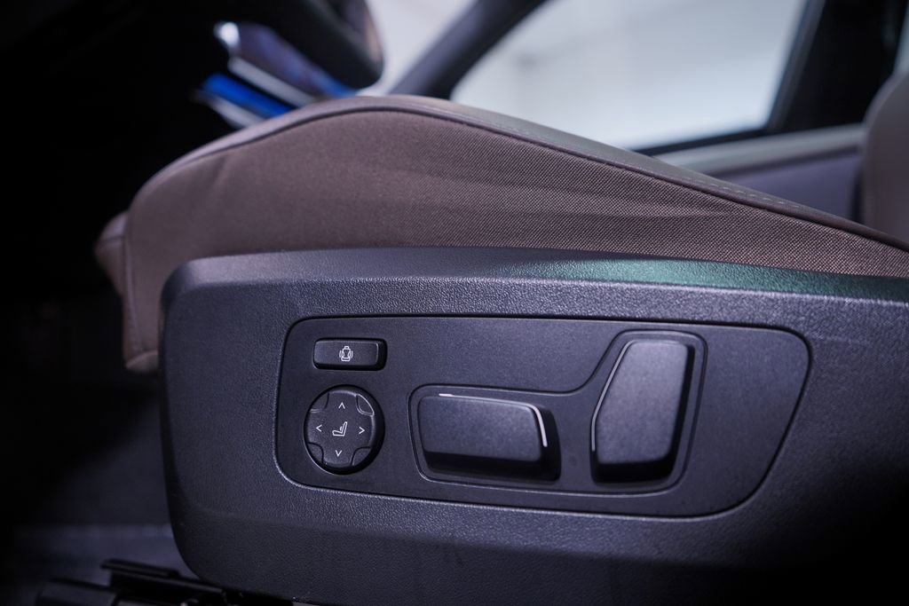 Used 2025 BMW X3 xDrive30i w/ M Sport Package image 17