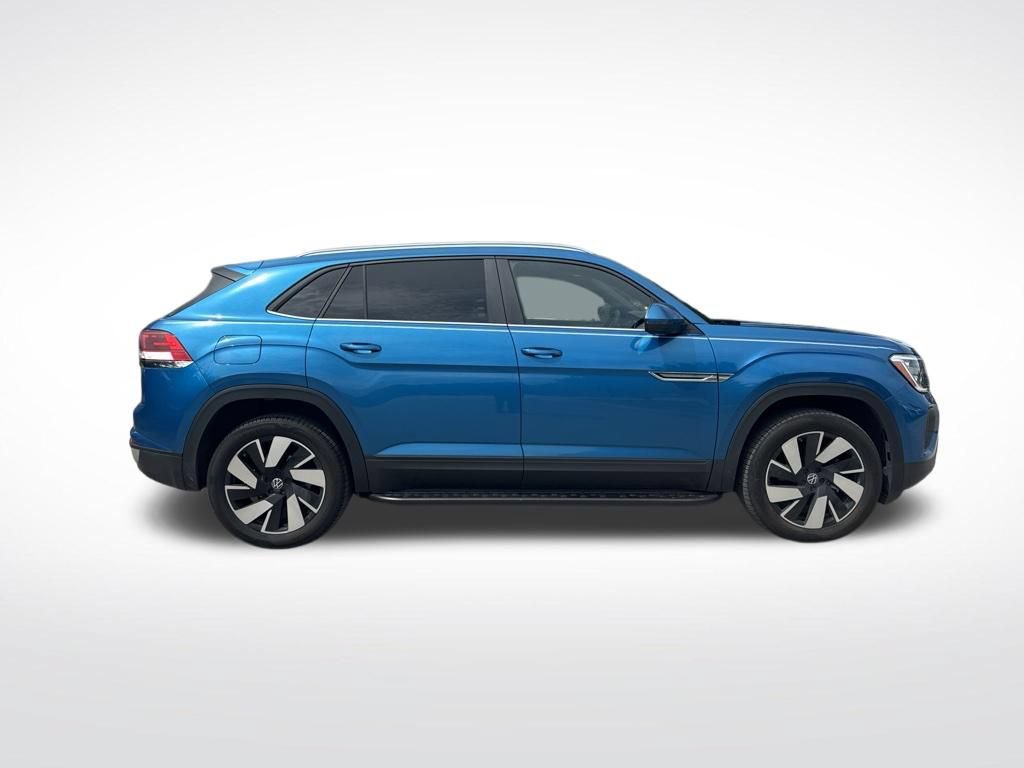 Used 2024 Volkswagen Atlas Cross Sport SE FWD image 4