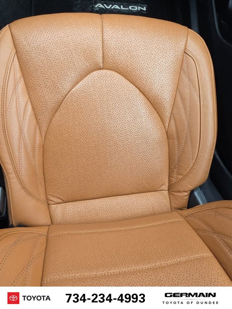 Used 2022 Toyota Avalon Limited w/ Advanced Safety Package FWD image 35