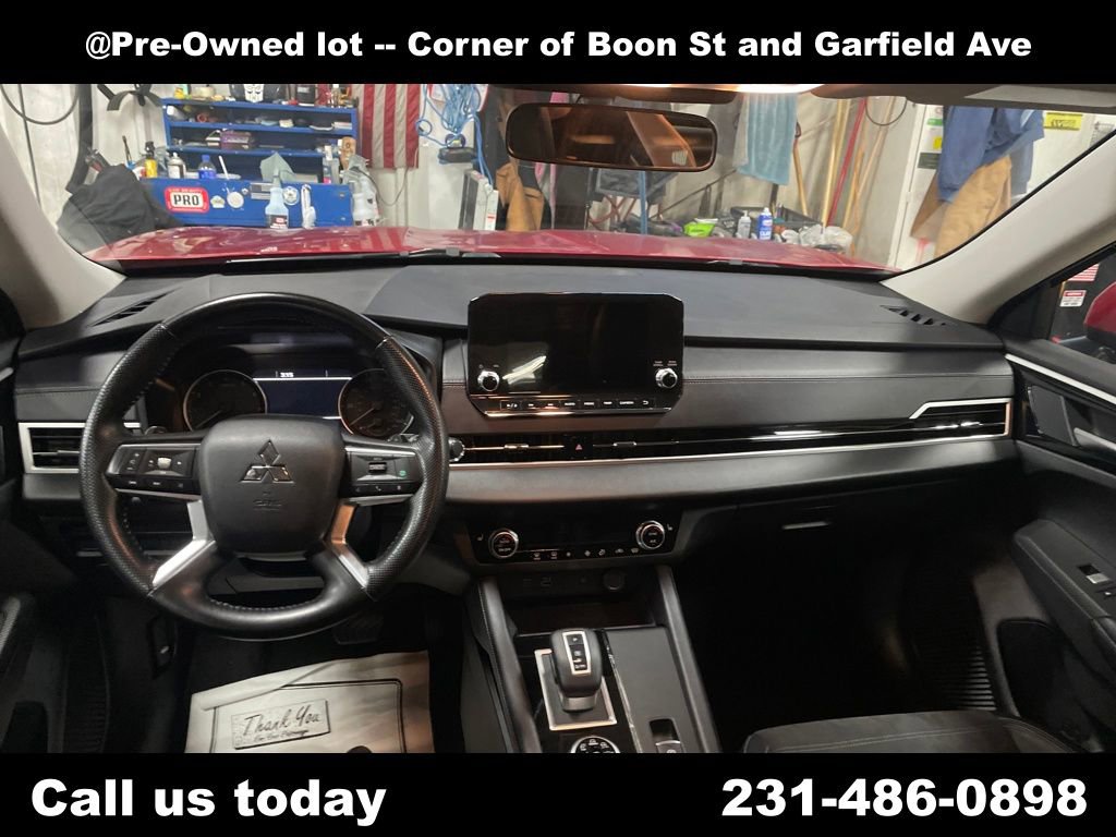 Used 2024 Mitsubishi Outlander SE AWD/4WD image 16
