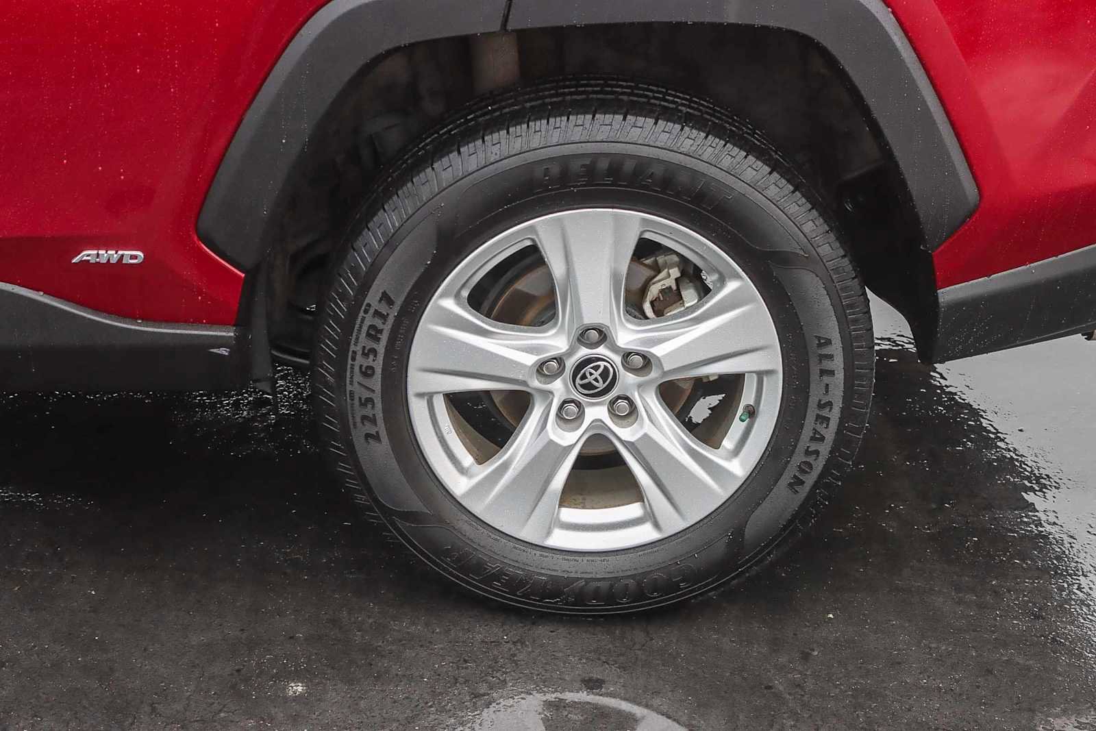 Used 2021 Toyota RAV4 XLE image 7