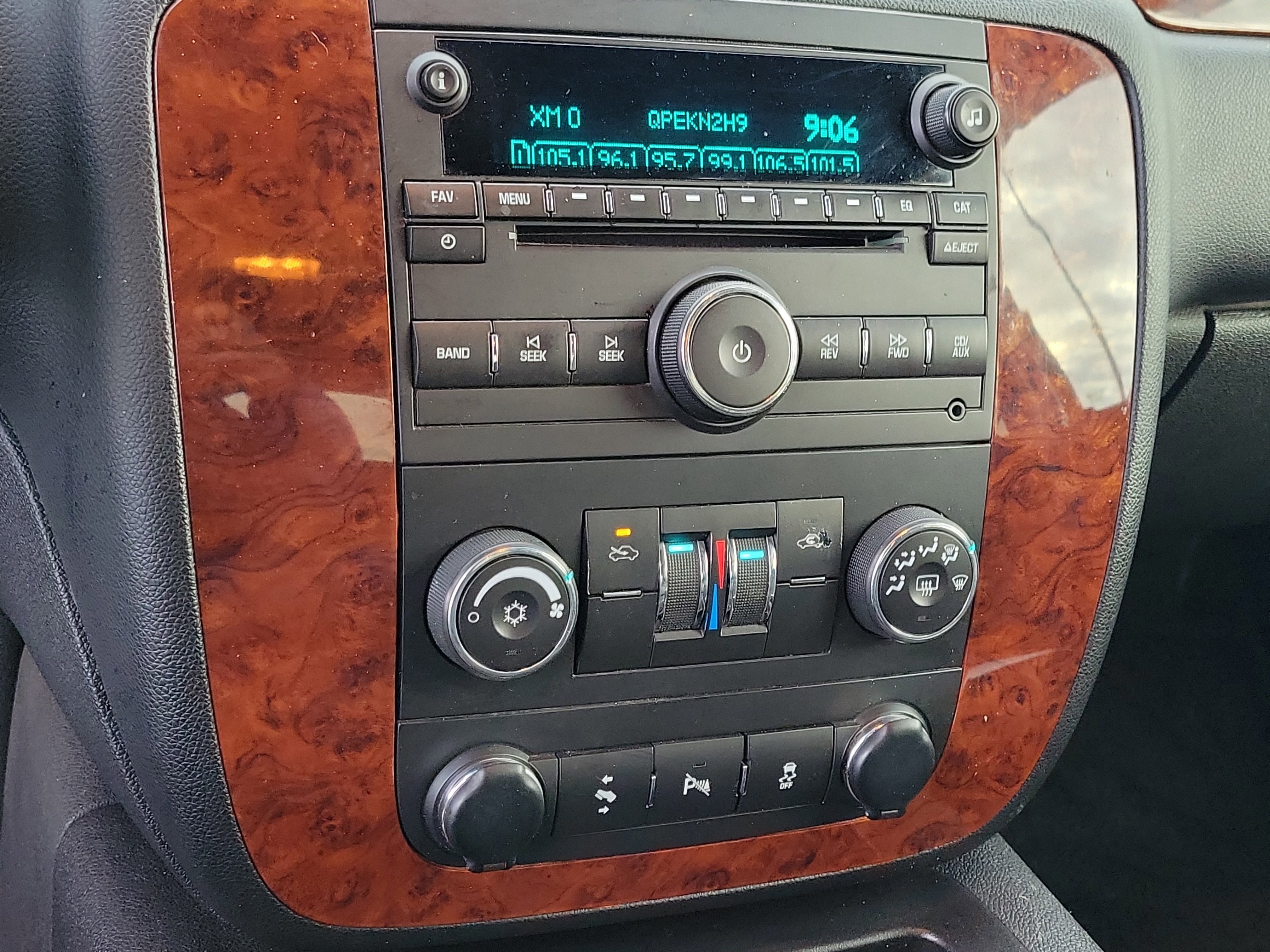 Used 2013 Chevrolet Avalanche LS w/ All-Star Edition image 27