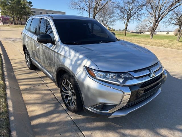 Used 2018 Mitsubishi Outlander SEL image 1