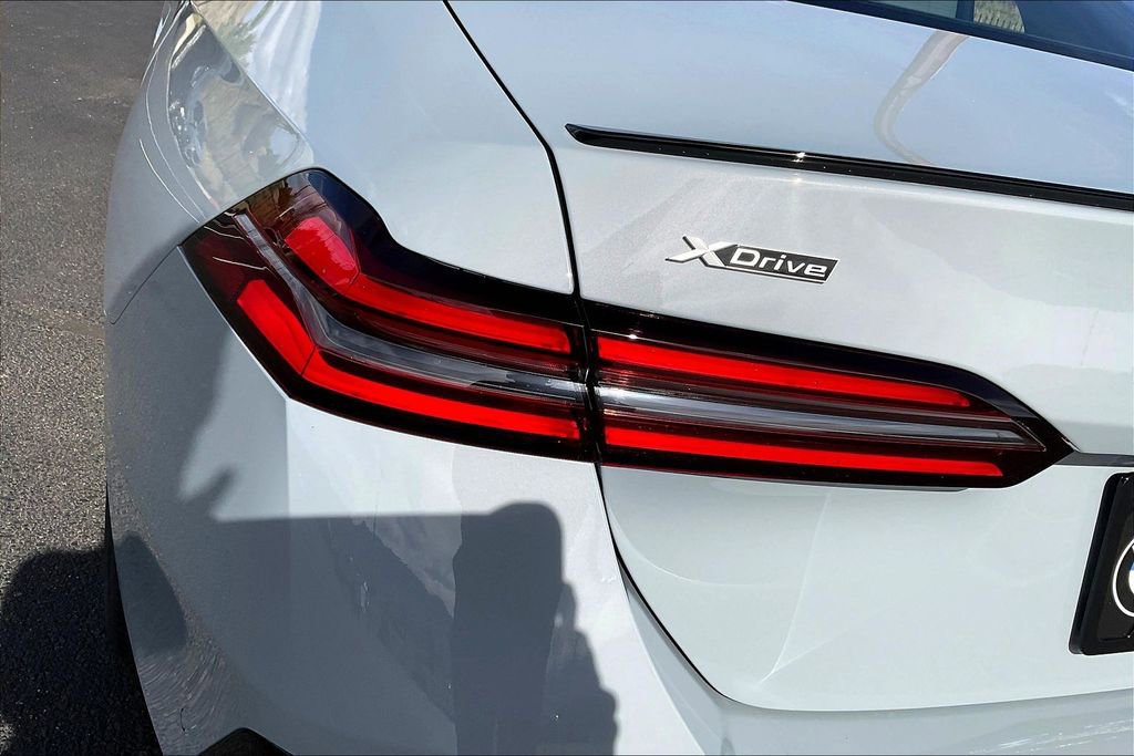 New 2026 BMW 550e xDrive AWD/4WD image 23