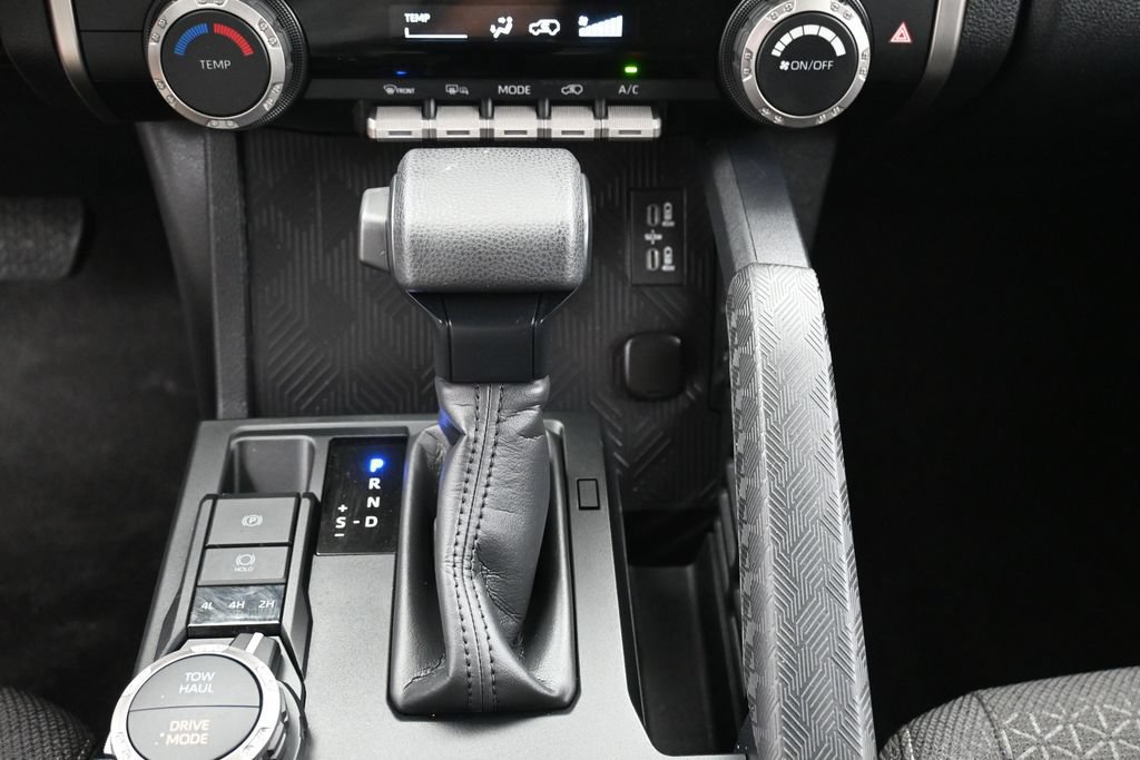Certified 2025 Toyota 4Runner SR5 AWD/4WD image 24