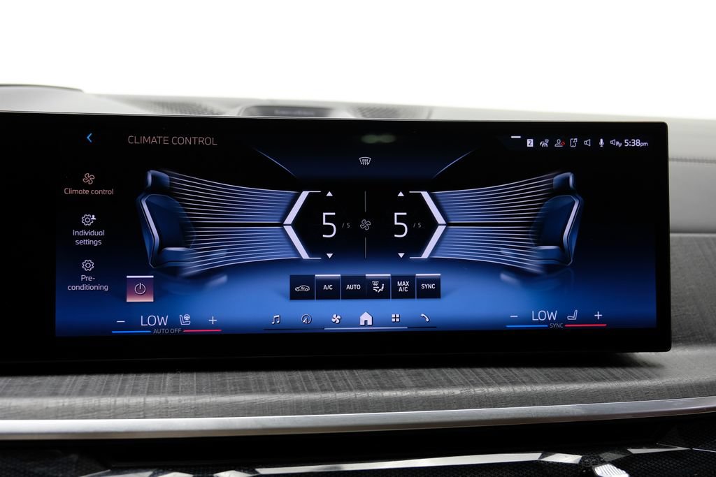 Used 2025 BMW ALPINA XB7 AWD/4WD image 42