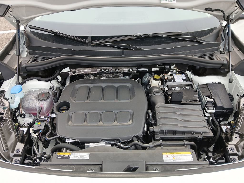 New 2025 Volkswagen Tiguan SE image 21