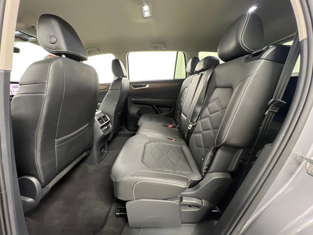 Used 2025 Volkswagen Atlas SE image 32