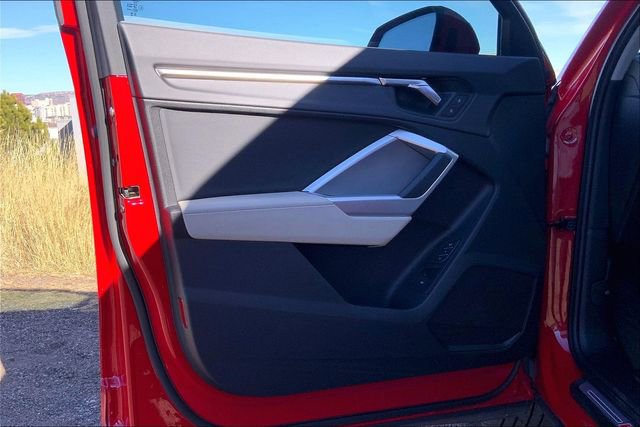 Certified 2024 Audi Q3 2.0T Premium image 26