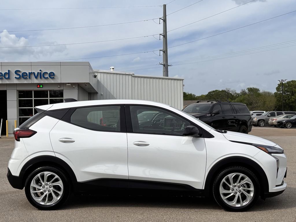 New 2027 Chevrolet Bolt LT w/ Comfort Package FWD image 3