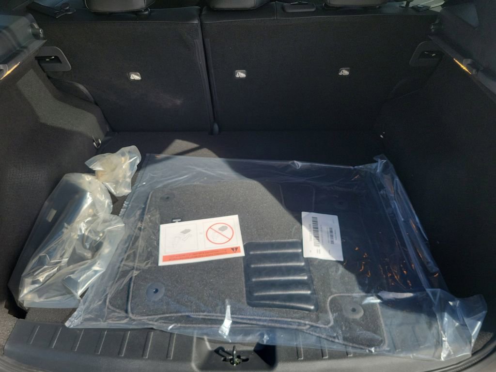 New 2026 Nissan Kicks SR image 7