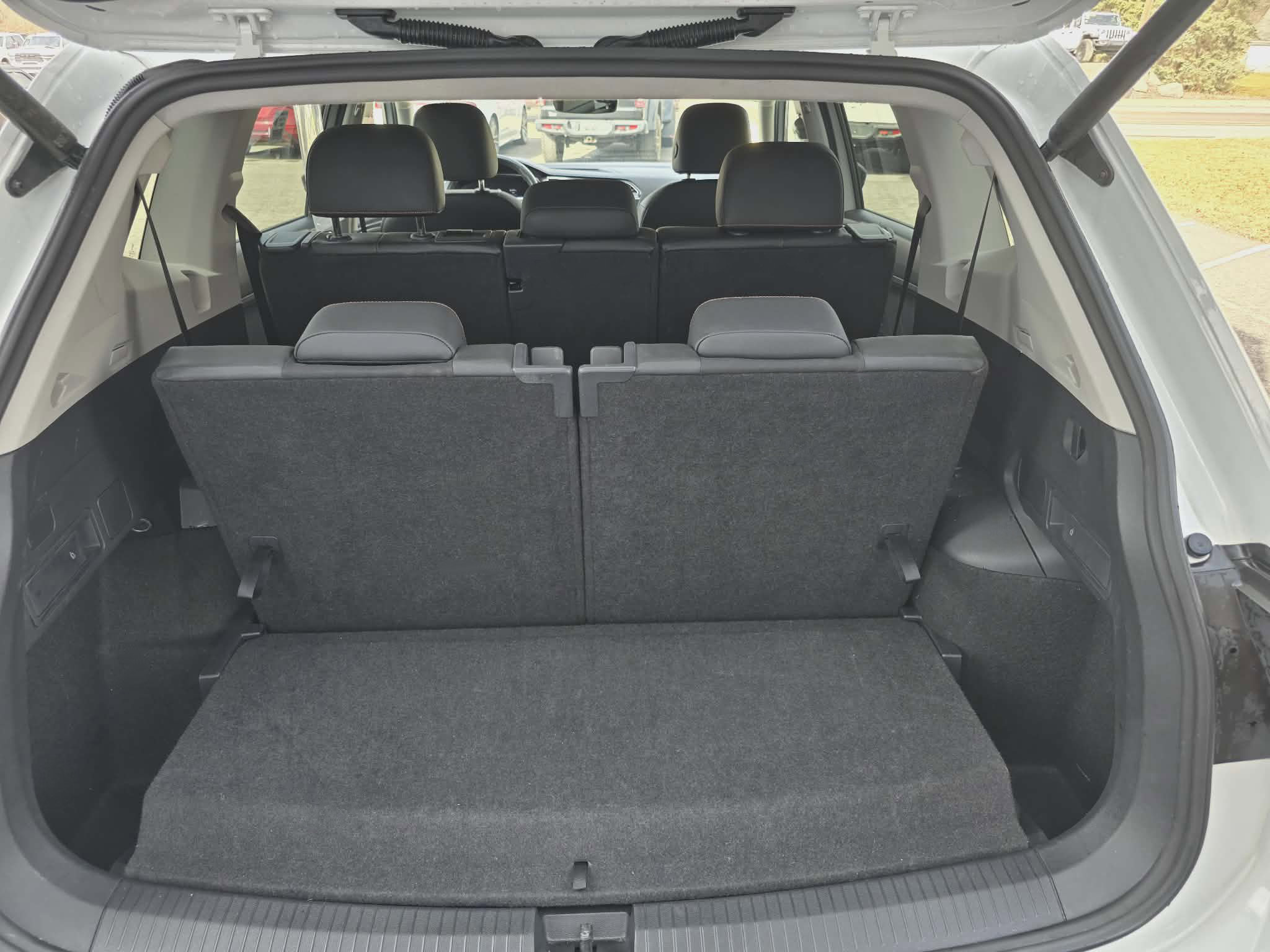 Used 2024 Volkswagen Tiguan Wolfsburg Edition image 5