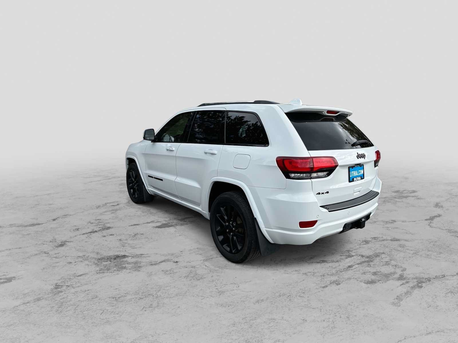 Used 2020 Jeep Grand Cherokee Altitude AWD/4WD image 6
