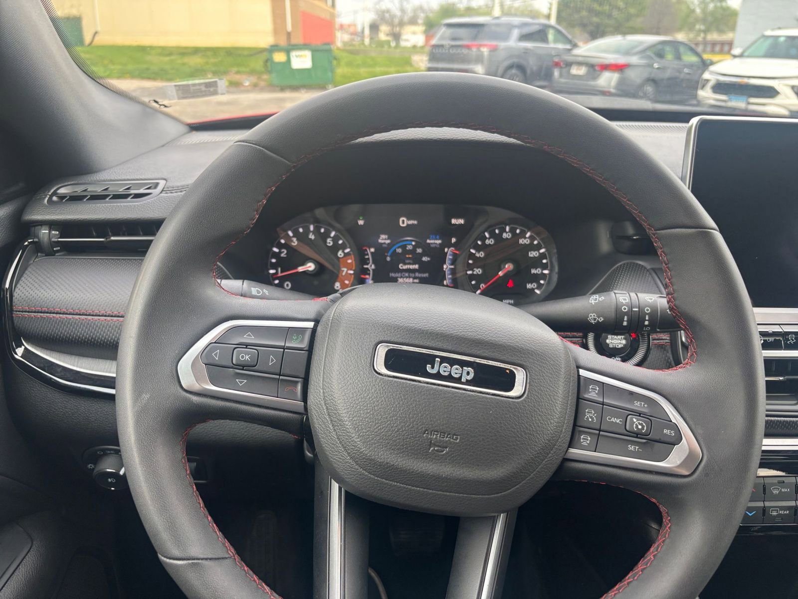 Used 2025 Jeep Compass Trailhawk image 32