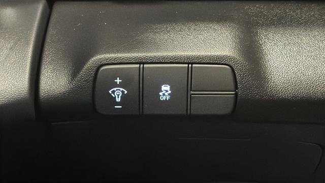 Used 2024 Hyundai Elantra SEL image 15