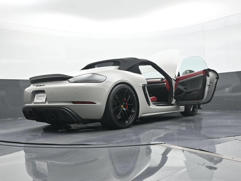 Certified 2023 Porsche 718 Boxster Spyder RWD image 23