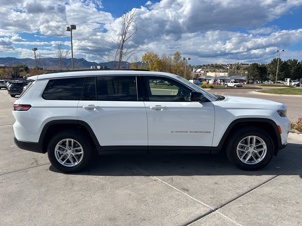 Used 2023 Jeep Grand Cherokee L Laredo w/ Luxury Tech Group I AWD/4WD image 9