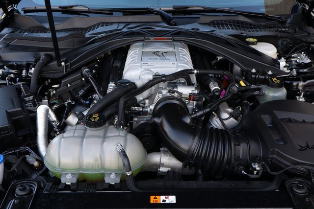 Used 2022 Ford Mustang Shelby GT500 w/ Carbon Fiber Track Pack image 39