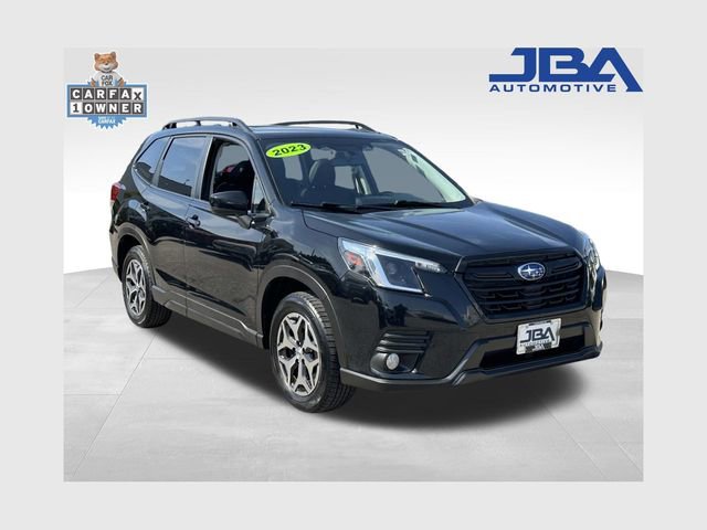 Used 2023 Subaru Forester Premium image 1