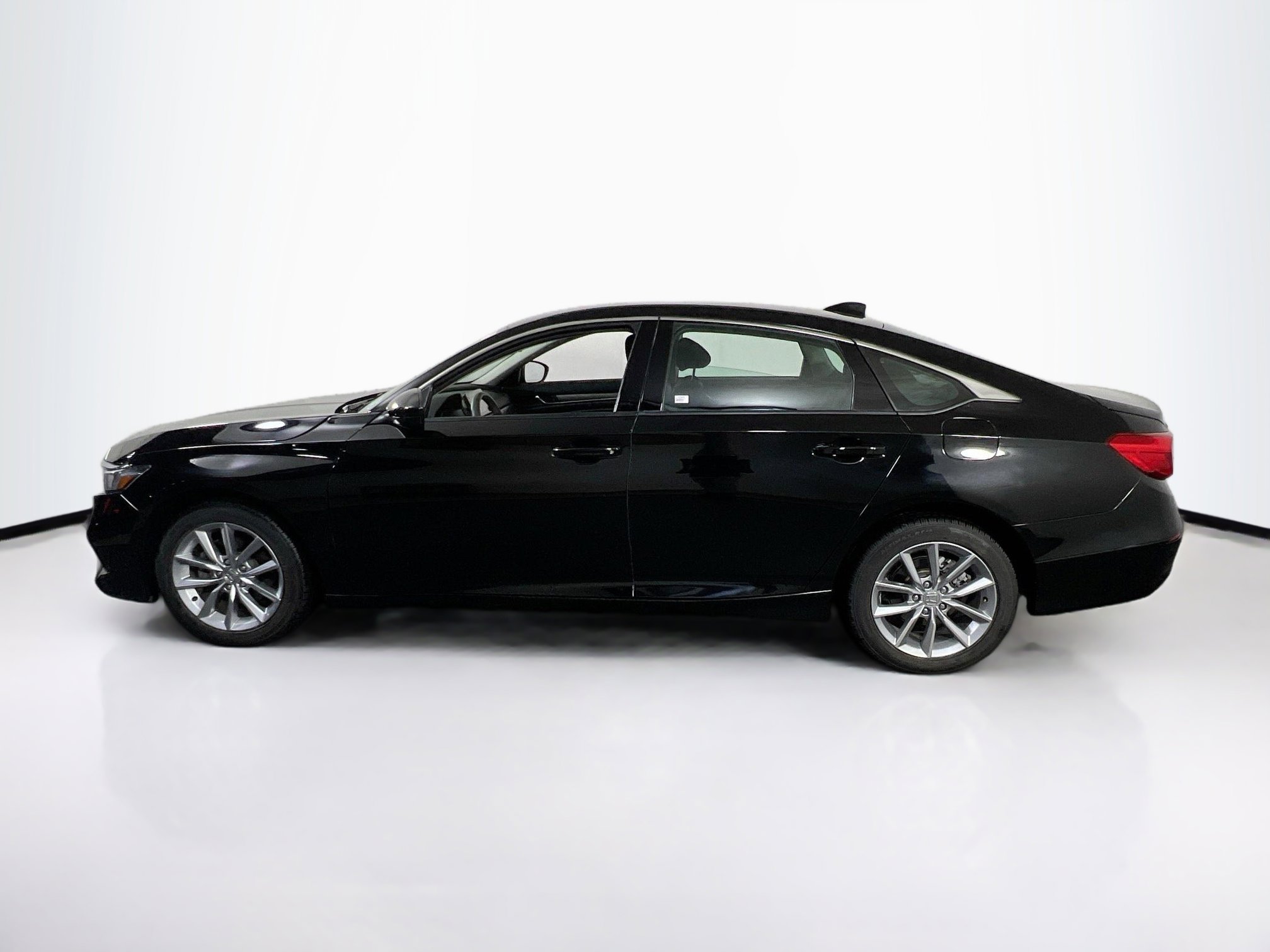 Used 2022 Honda Accord LX image 8