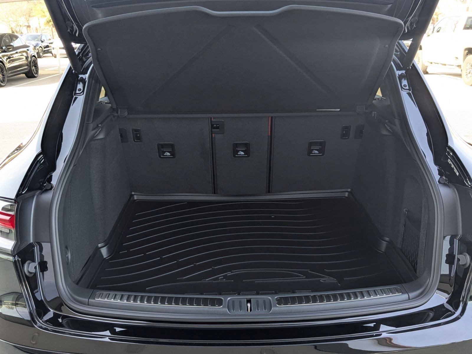 New 2026 Porsche Macan S image 22