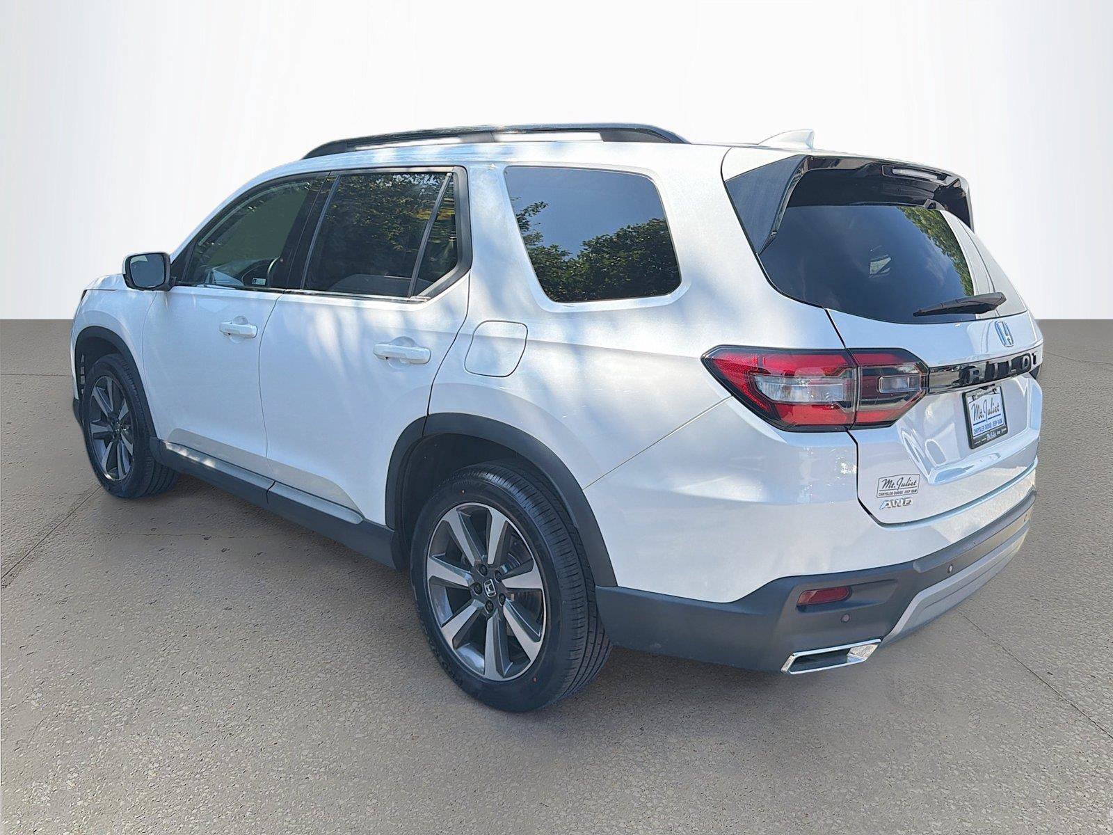 Used 2024 Honda Pilot Elite image 4