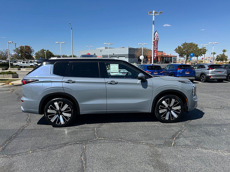 Used 2025 Mitsubishi Outlander SEL FWD image 10