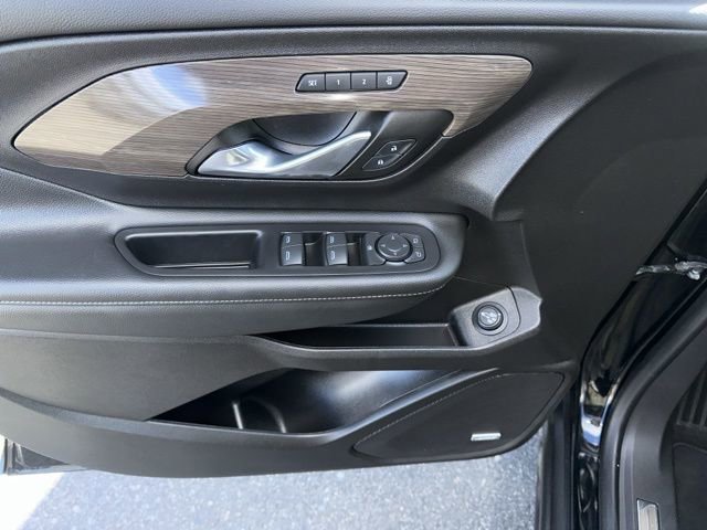 Used 2024 GMC Terrain Denali w/ Black Diamond Edition image 16