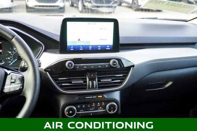 Used 2022 Ford Escape SE w/ Cold Weather Package image 10