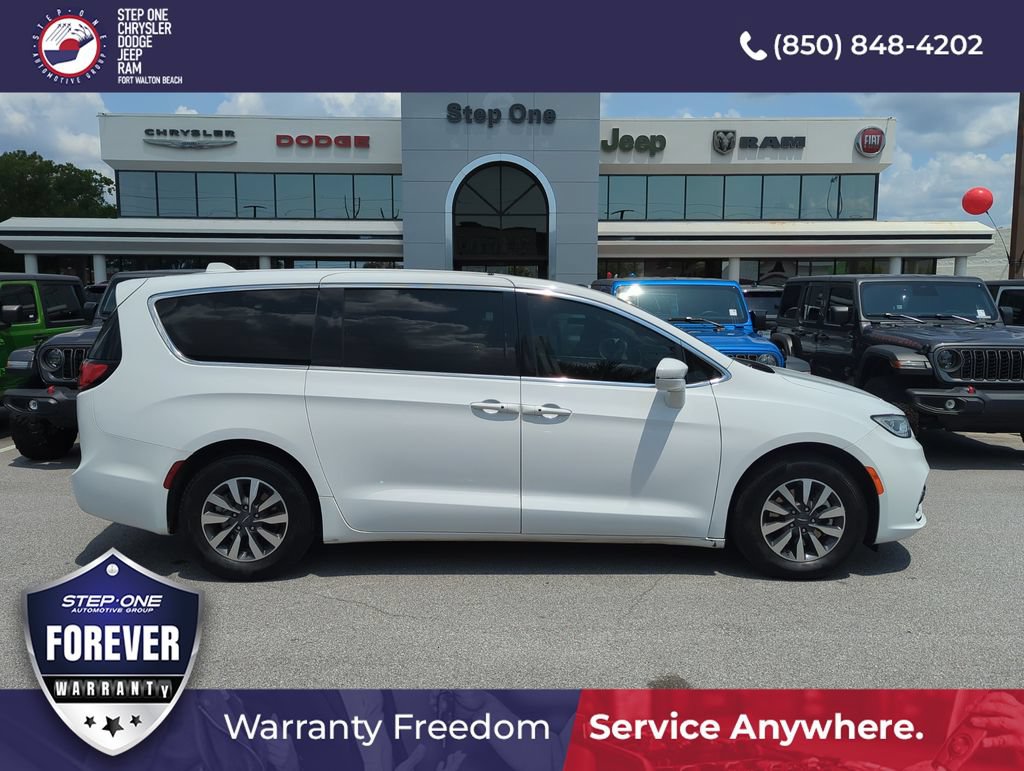 Used 2022 Chrysler Pacifica Touring-L FWD image 7