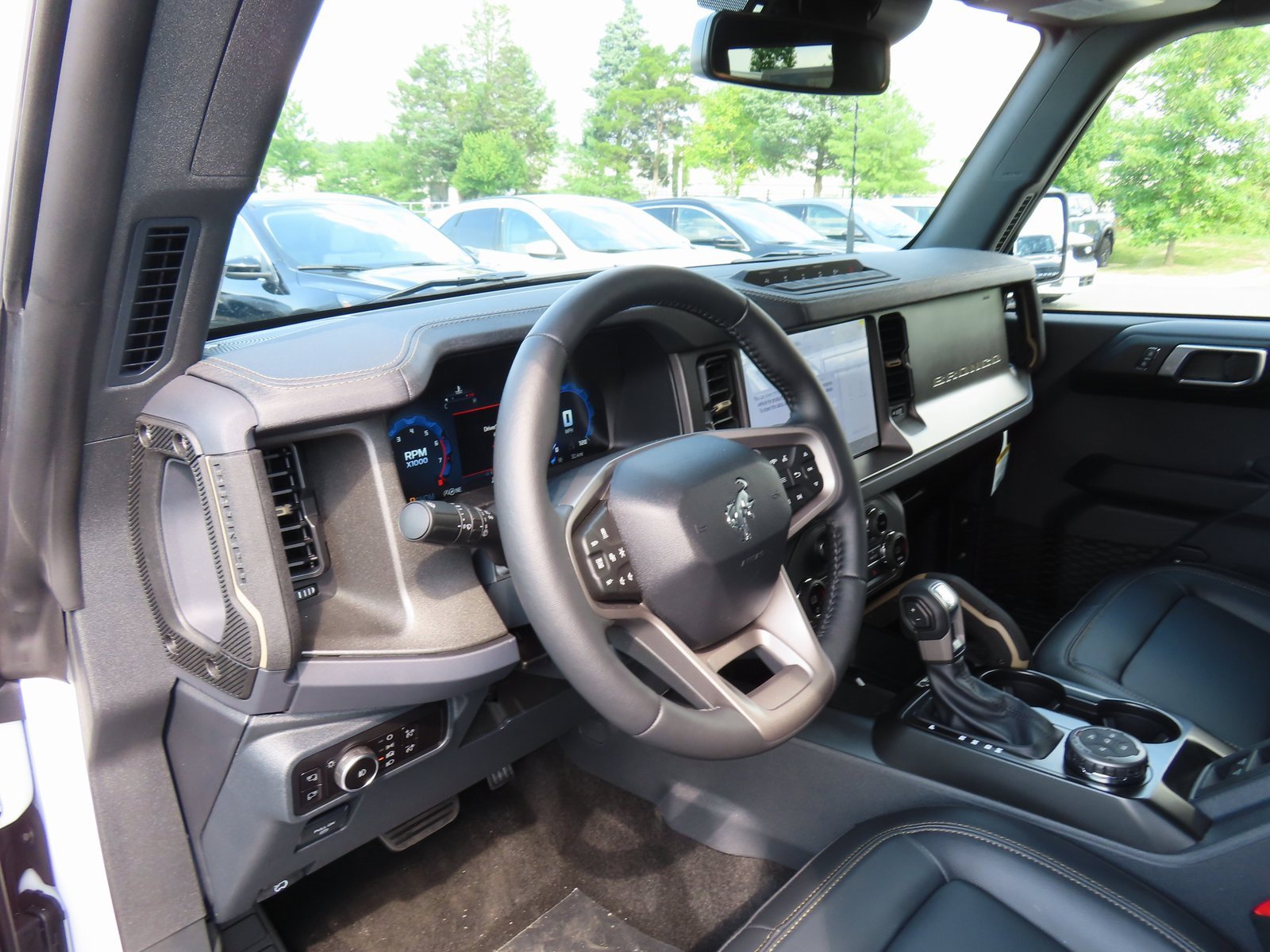 New 2025 Ford Bronco Badlands image 9