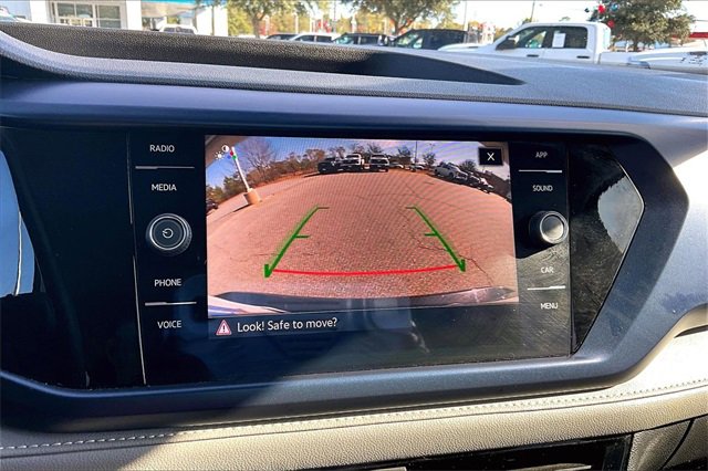 Used 2024 Volkswagen Taos SE image 14