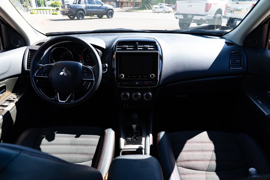 Used 2026 Mitsubishi Outlander Sport SE AWD/4WD image 8