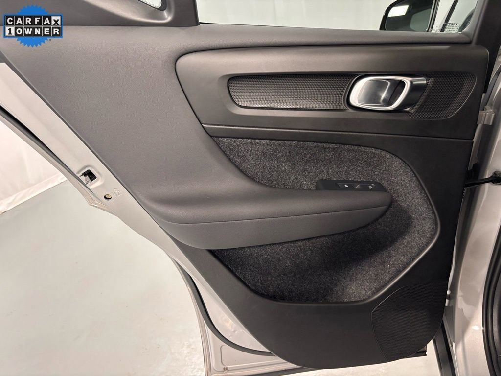 Certified 2025 Volvo XC40 B5 Plus image 23