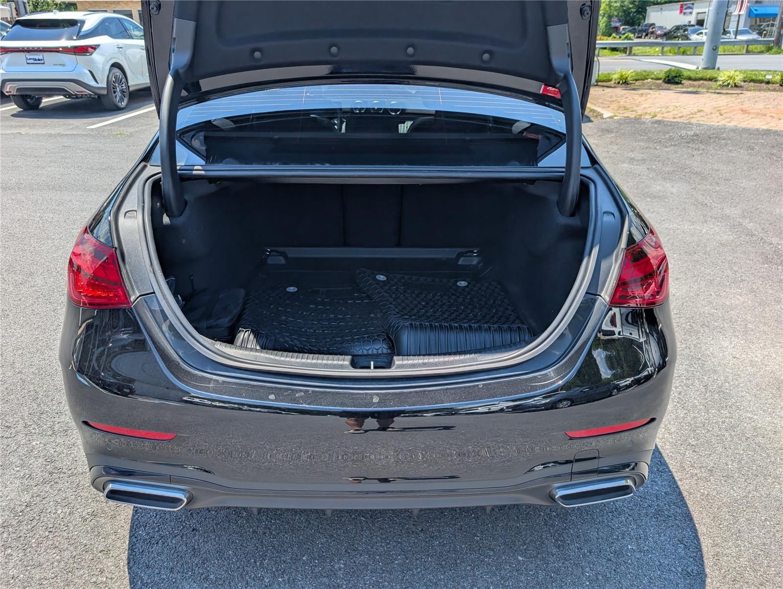 Used 2023 Mercedes-Benz C 300 4MATIC Sedan image 12