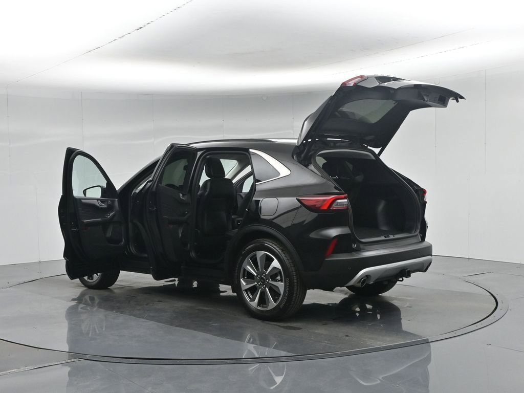 Certified 2025 Ford Escape Platinum w/ Premium Technology Package image 37