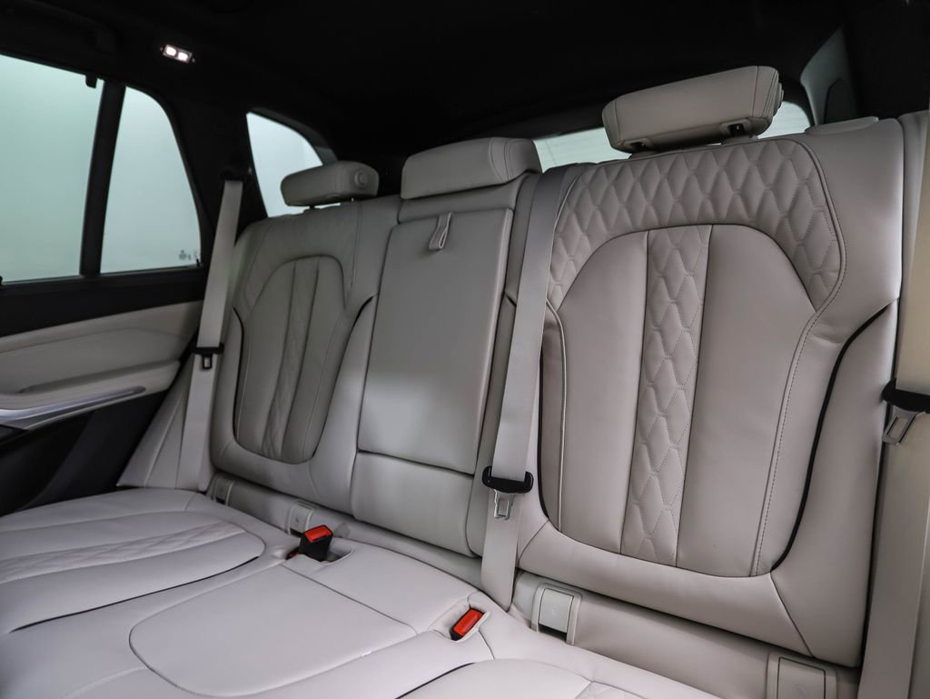 New 2026 BMW X5 xDrive40i w/ M Sport Package image 23
