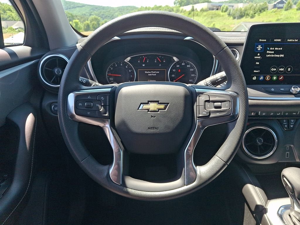 Used 2025 Chevrolet Blazer LT AWD/4WD image 19