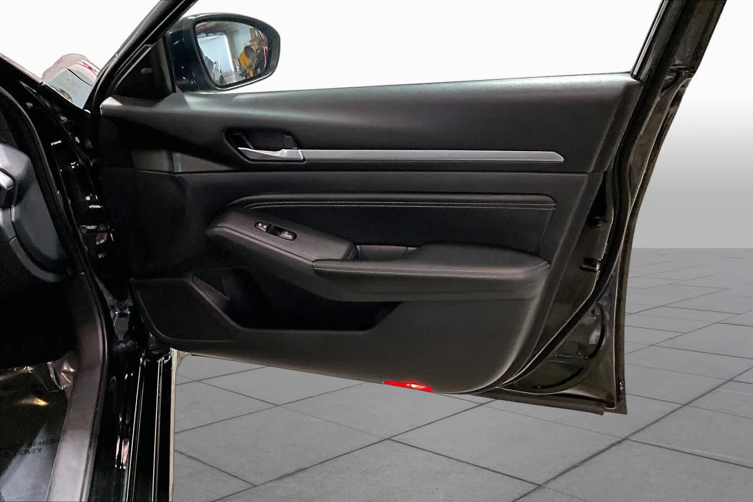 Used 2019 Nissan Altima 2.5 Platinum FWD image 23