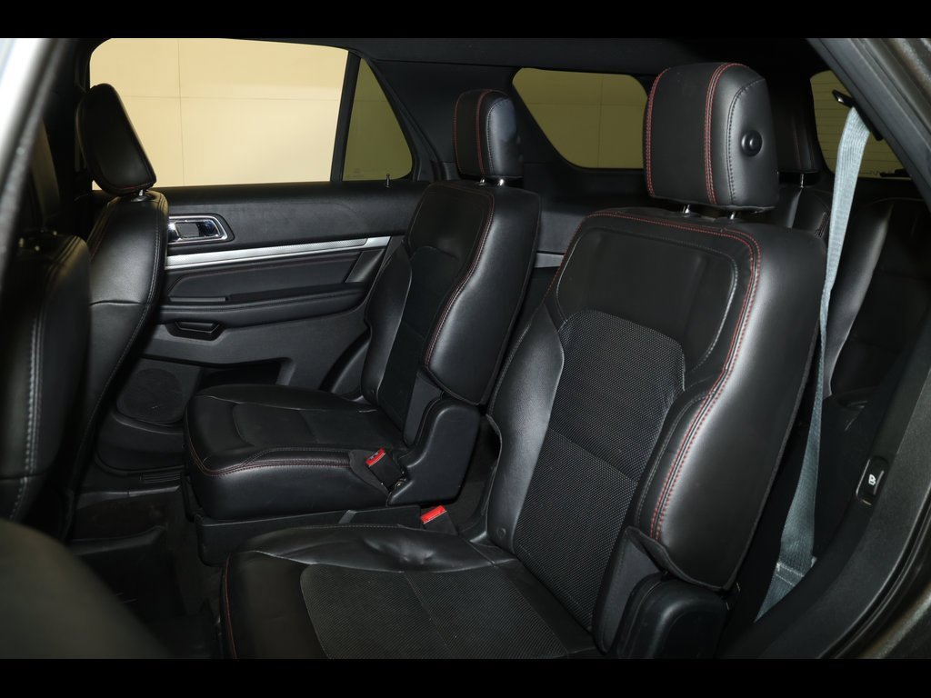 Used 2018 Ford Explorer Sport image 19