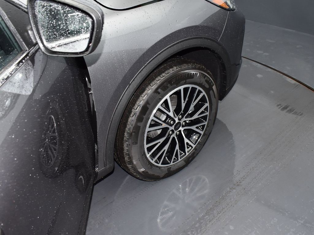 New 2025 Ford Escape SE w/ PHEV Premium Package image 17
