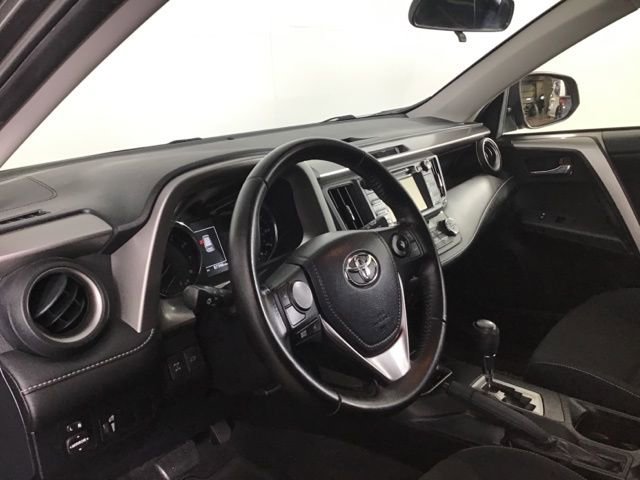 Used 2016 Toyota RAV4 XLE AWD/4WD image 7