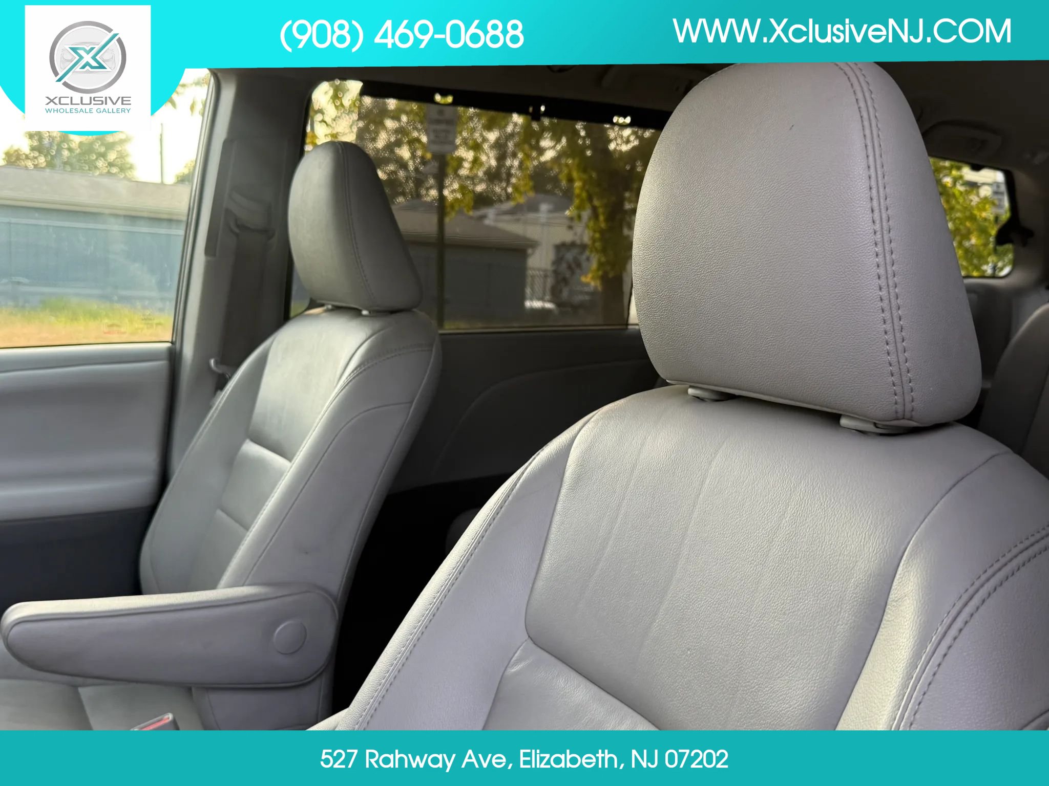 Used 2019 Toyota Sienna XLE Premium w/ Carpet Mat Package FWD image 46