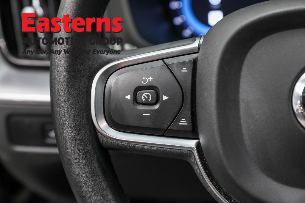 Used 2023 Volvo XC60 B5 Core image 15
