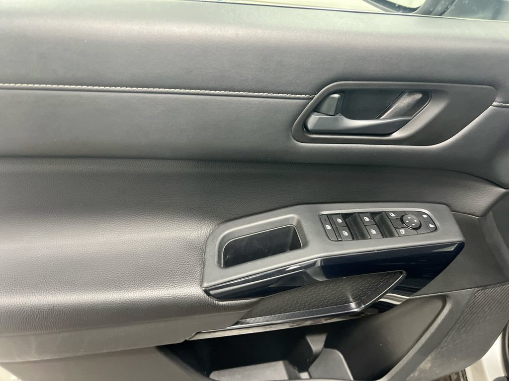 Used 2024 Nissan Pathfinder SV FWD image 20