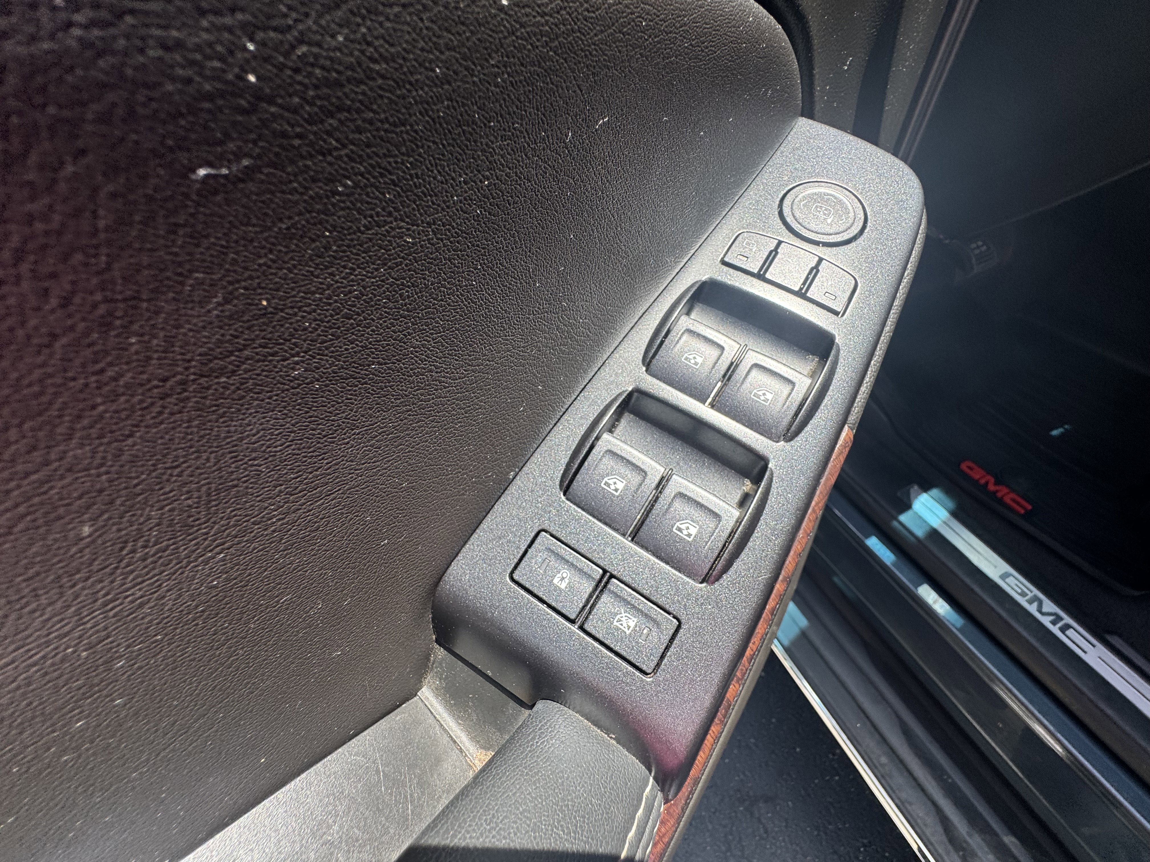 Used 2019 GMC Yukon SLT w/ Open Road Package image 14