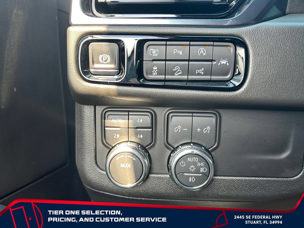 Used 2025 GMC Yukon AT4 AWD/4WD image 18
