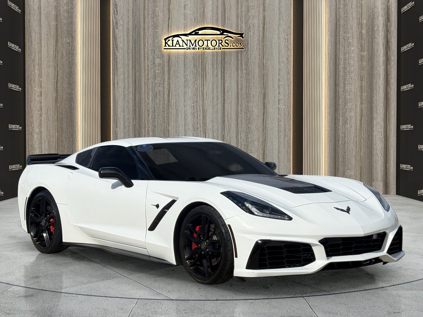 Used 2017 Chevrolet Corvette Z51 1LT w/ Carbon Flash Badge Package